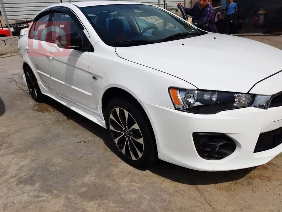 میتسوبیشی لانسەر